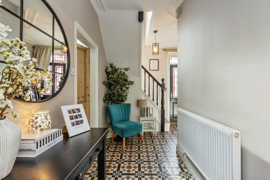 Property photo 1 of 17 Photo