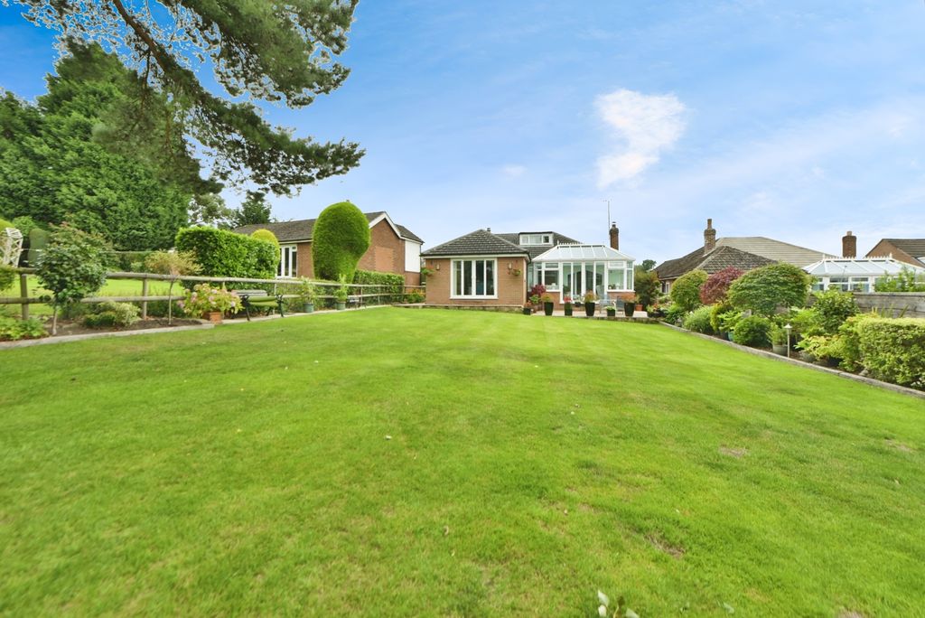 Property photo 2 of 17 Photo