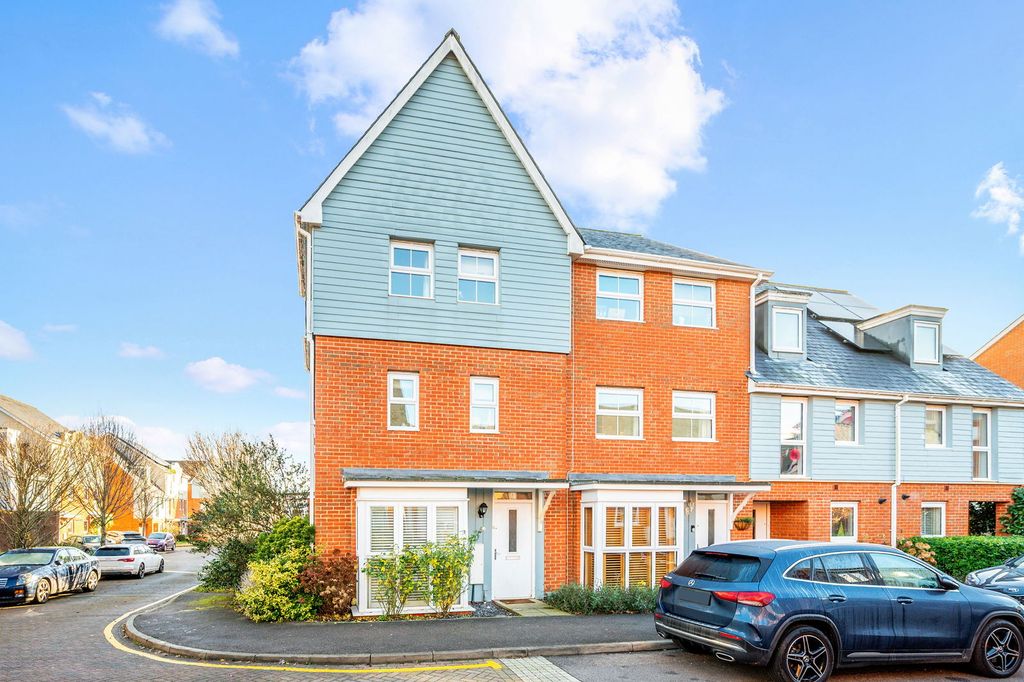 Property photo 1 of 25