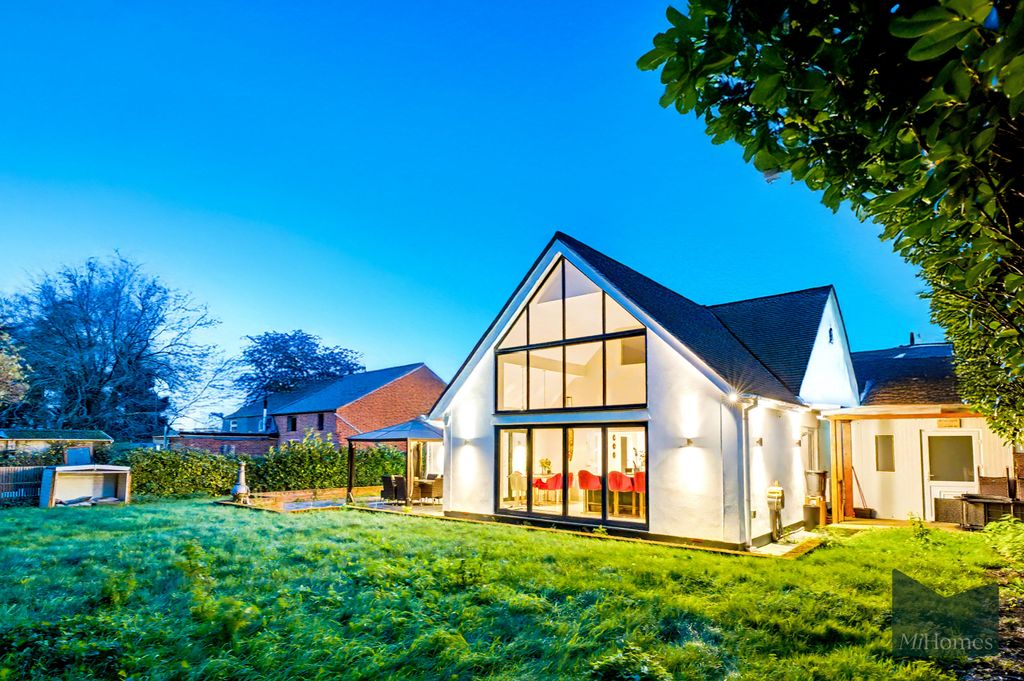 Property photo 2 of 26