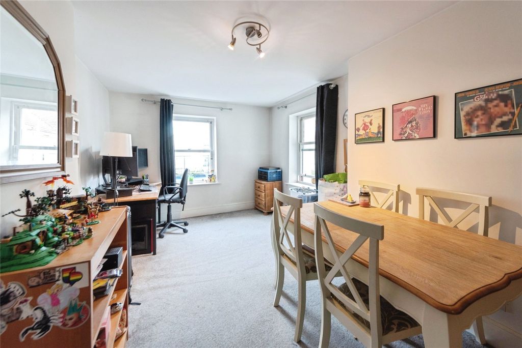 Property photo 2 of 20 Picture No. 10