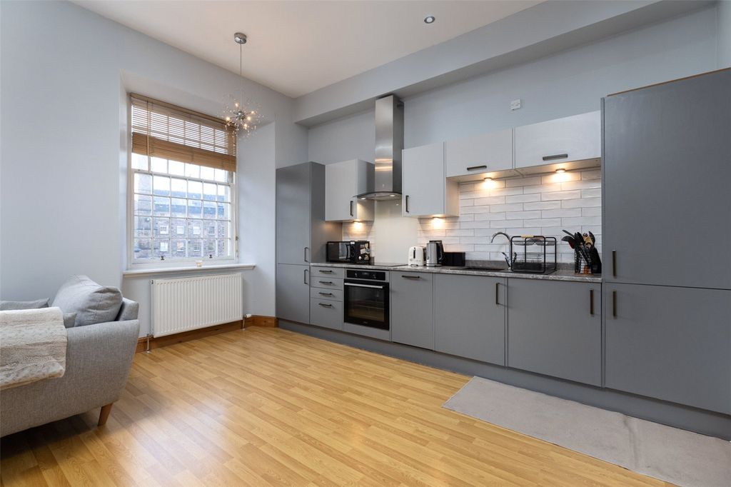 Property photo 2 of 10 Kitchen