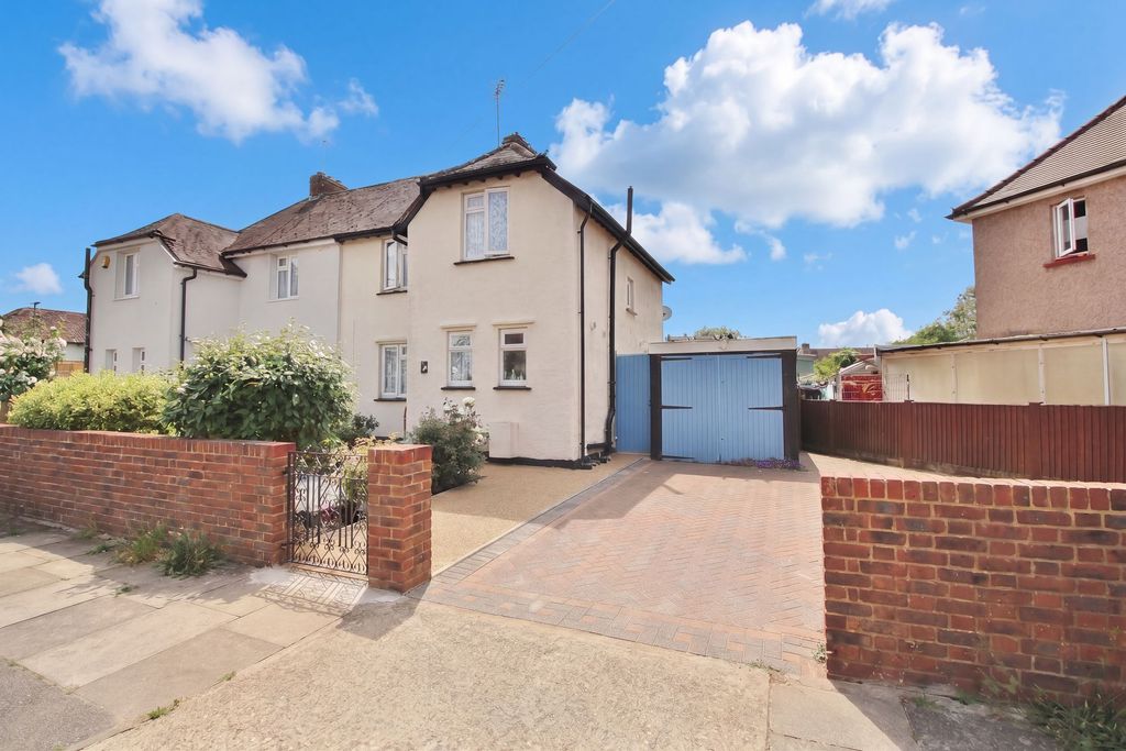 Property photo 1 of 11
