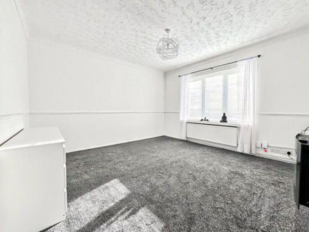 Property photo 3 of 6 Photo 2