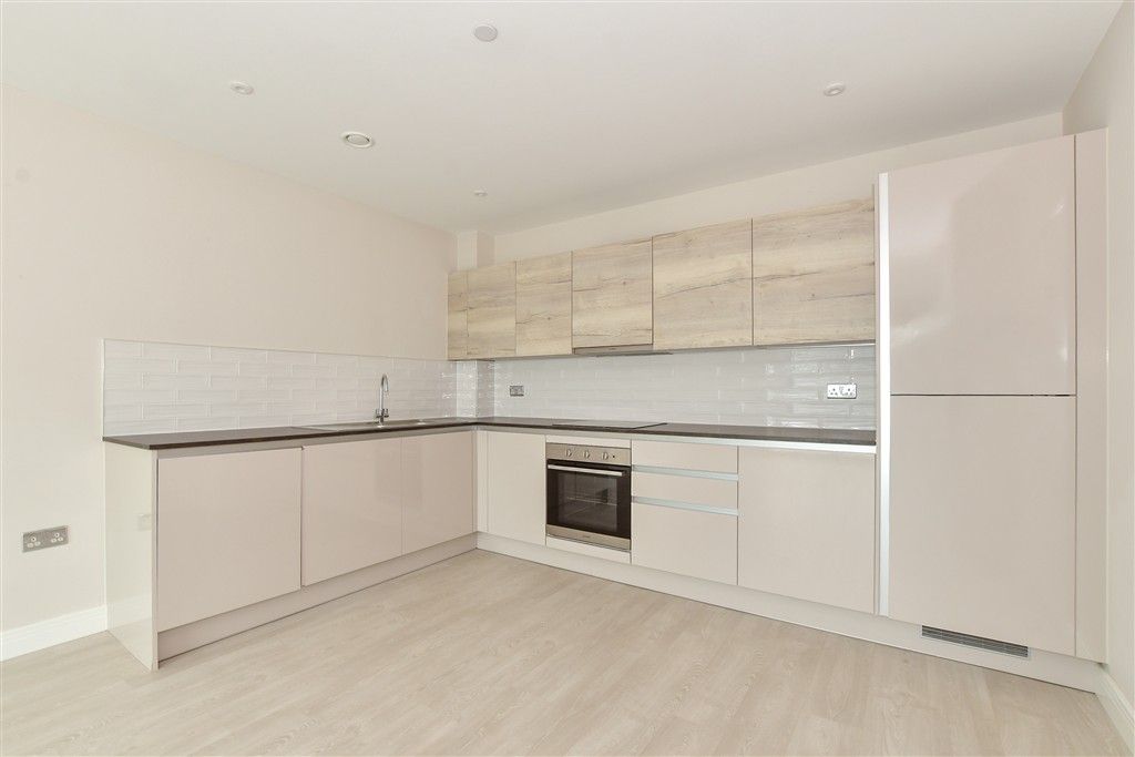 Property photo 2 of 12 Lounge/Kitchen