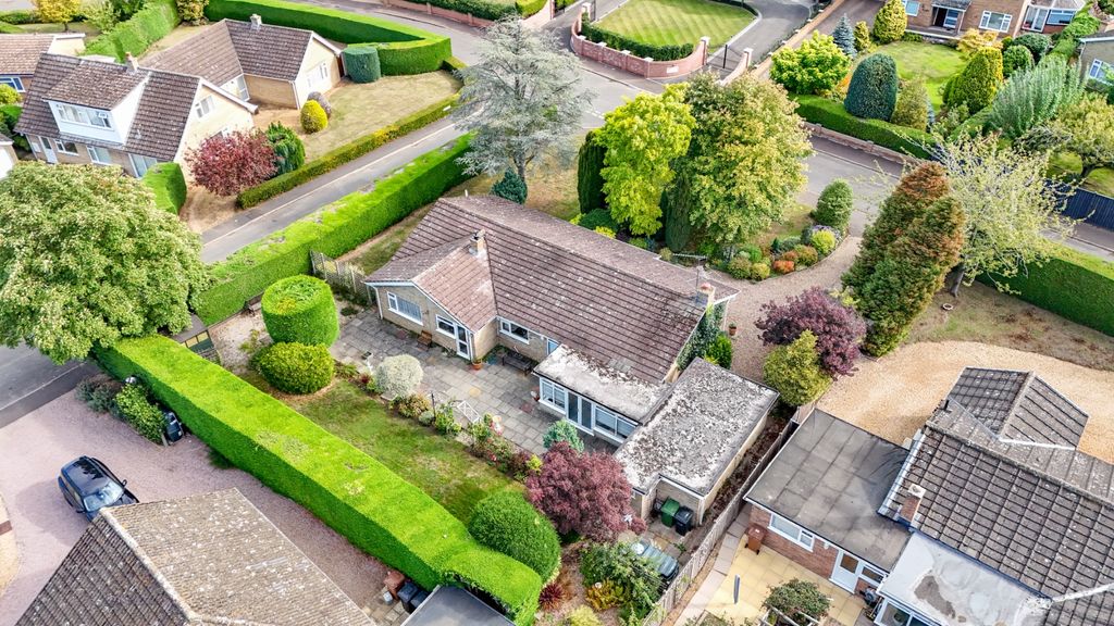 Property photo 2 of 28 4486044