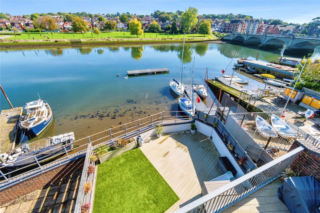 Property photo 2 of 21 Picture No. 22