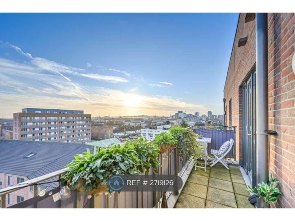 Property photo 3 of 12