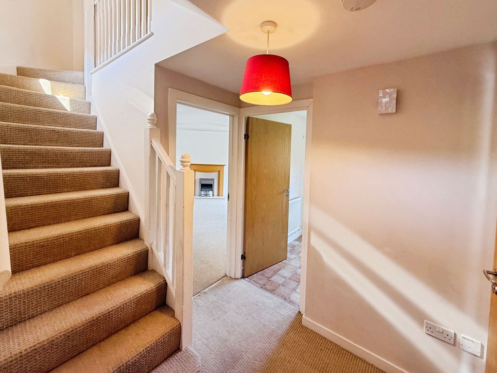 Property photo 2 of 12 Entrance Hall