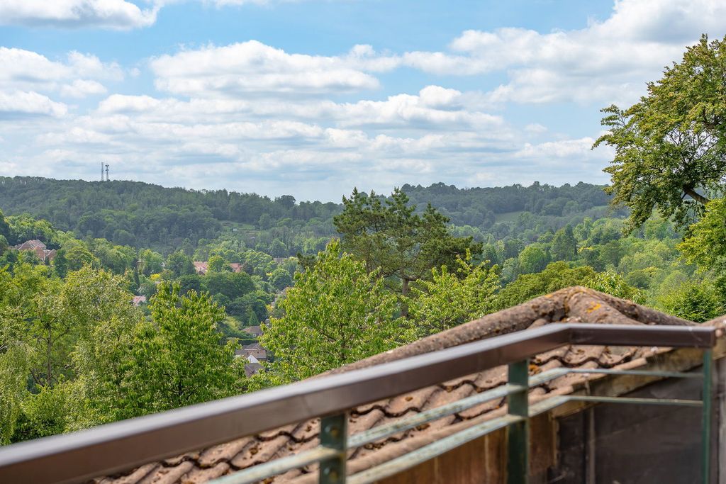 Property photo 1 of 41