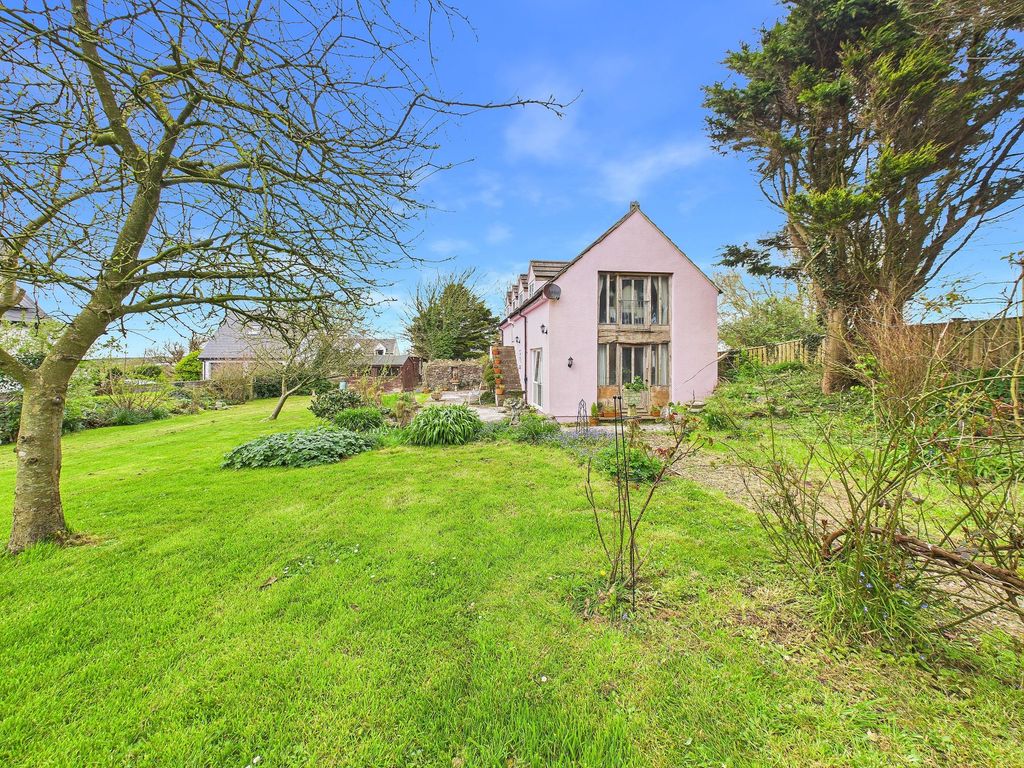 Property photo 2 of 27