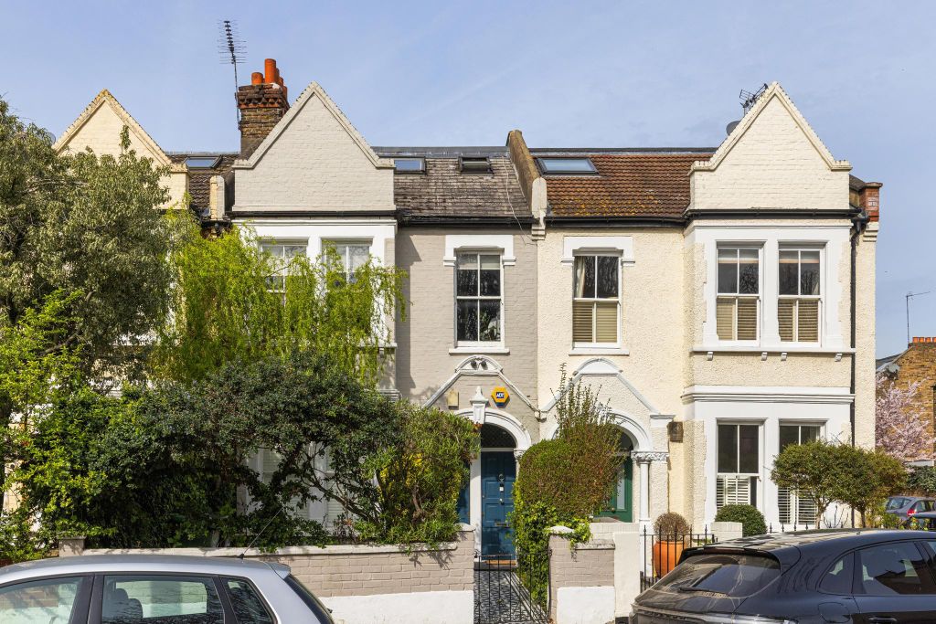 Property photo 3 of 17 Image