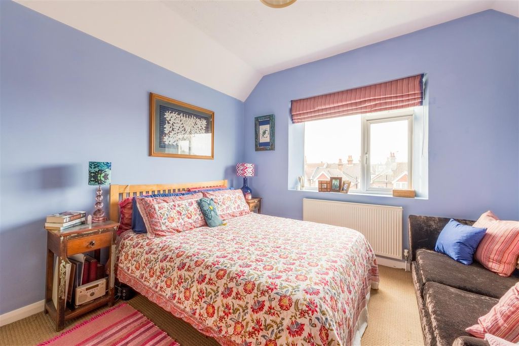 Property photo 3 of 19 34 Rutland Gardens-19.Jpg