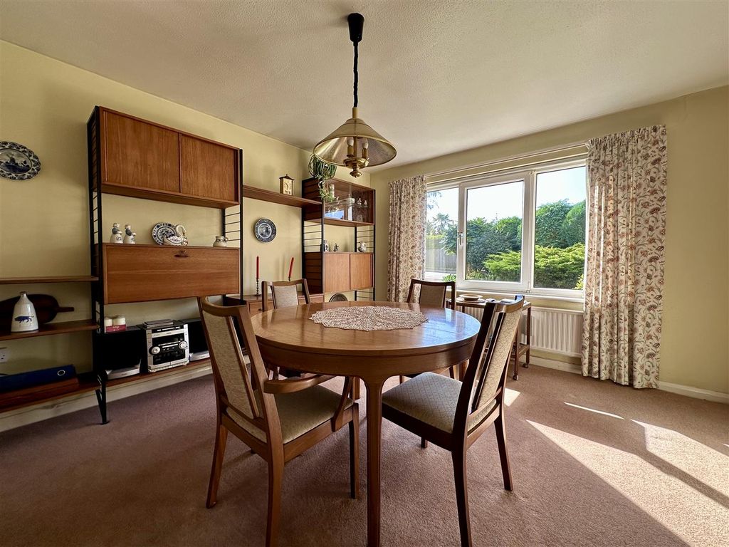 Property photo 3 of 22 Tempimagep1Dk9J.Jpg