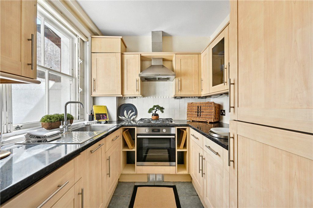 Property photo 3 of 9 Picture 4