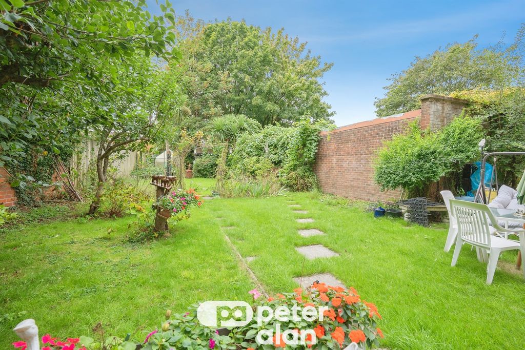 Property photo 3 of 19