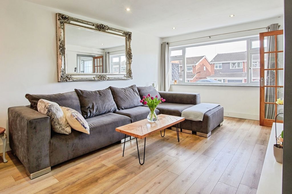 Property photo 3 of 21 Pbox-Img.Jpg