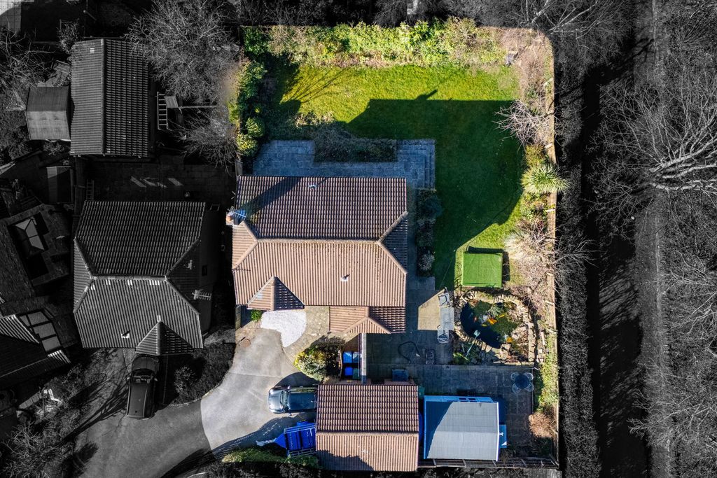 Property photo 2 of 51