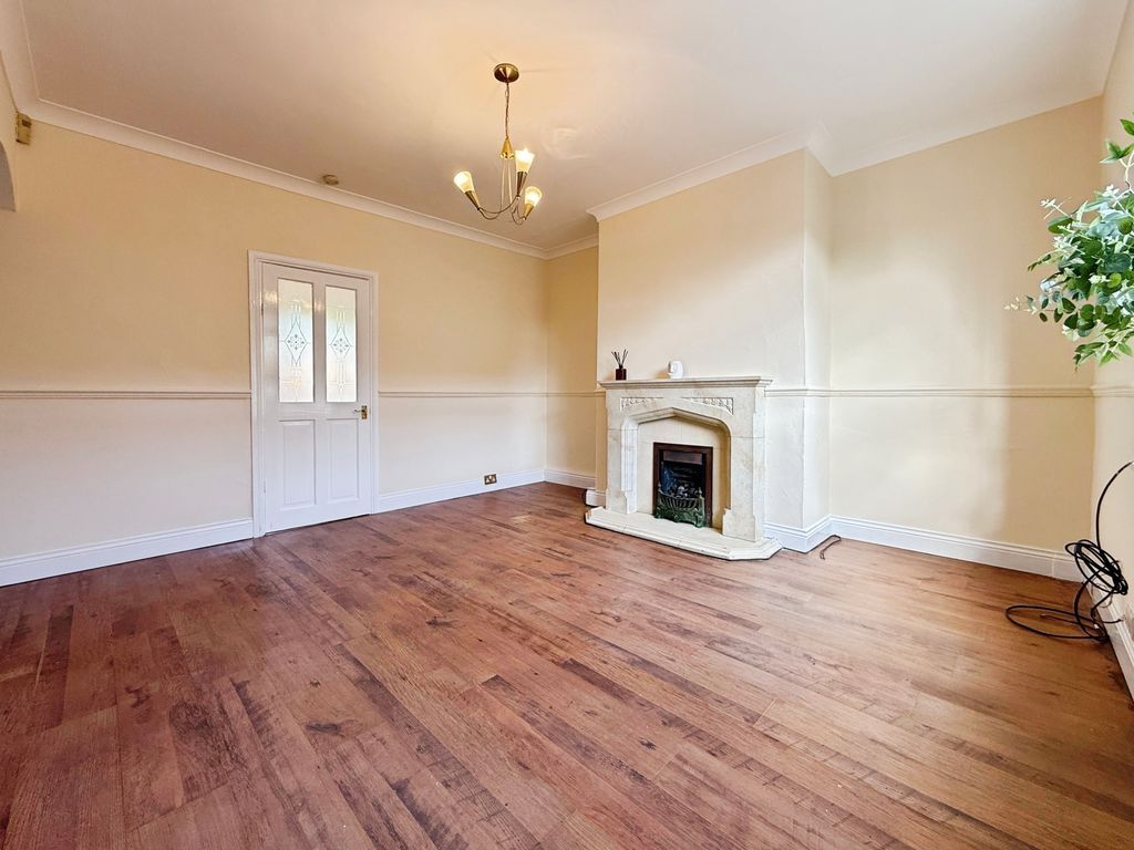 Property photo 3 of 13 Photo 8
