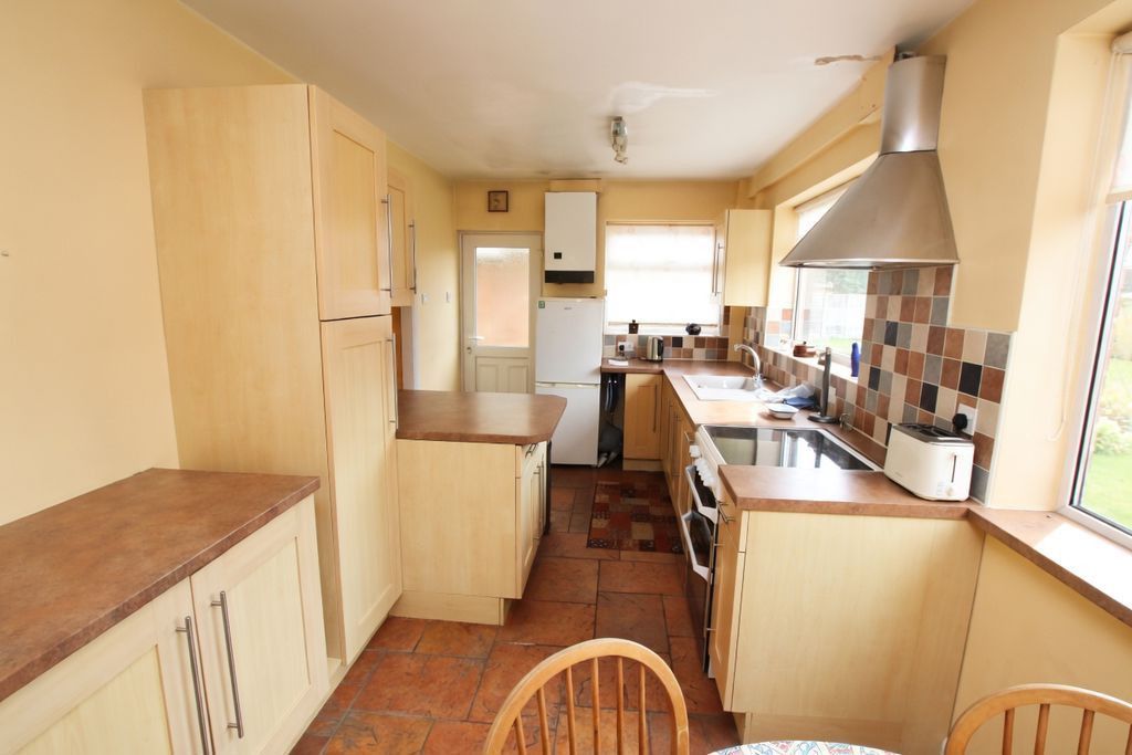 Property photo 3 of 14 Dining Kitchen Photo 1