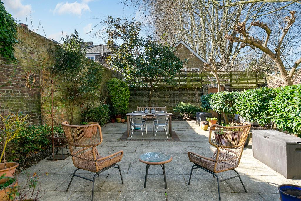 Additional image 13 of 6 bed terraced house for saleHampton Court Road, East Molesey KT8