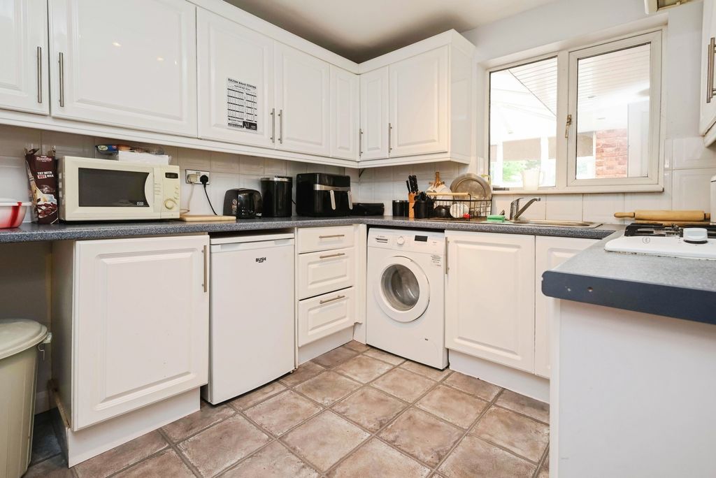 Property photo 3 of 17 Photo