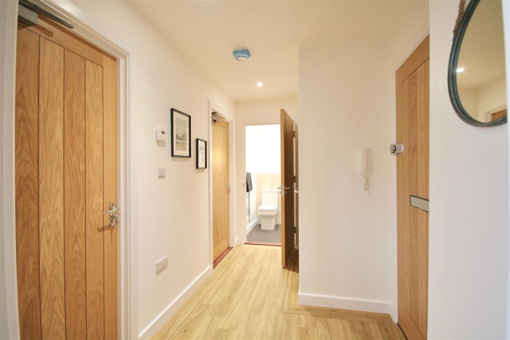 Property photo 2 of 10 7Jtz-Tj7N0Gm7i7E1S5Jua.Jpg