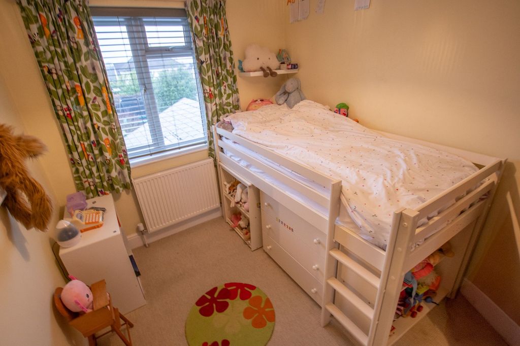 Additional image 19 of 3 bed semi-detached house for saleByrefield Road, Guildford GU2
