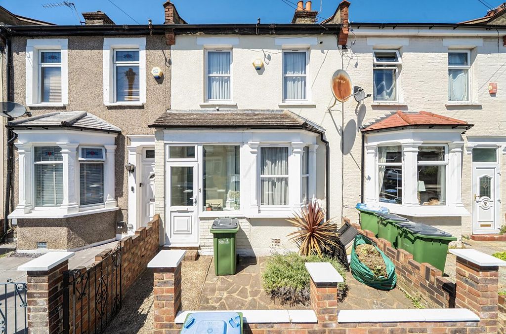Property photo 1 of 25 1467652-1-6A32A11d3Ddf7.Jpg