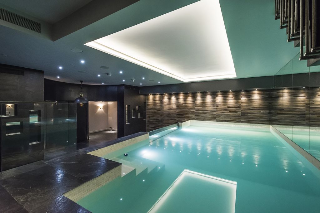 Property photo 3 of 21 Swimming Pool