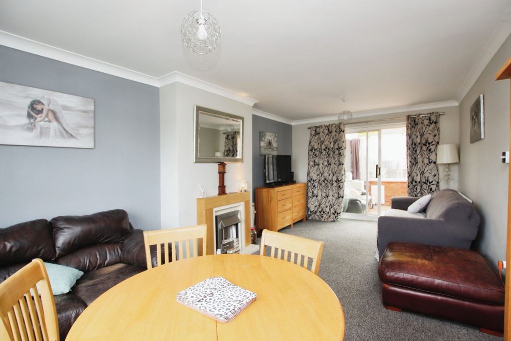Property photo 3 of 20 4203444