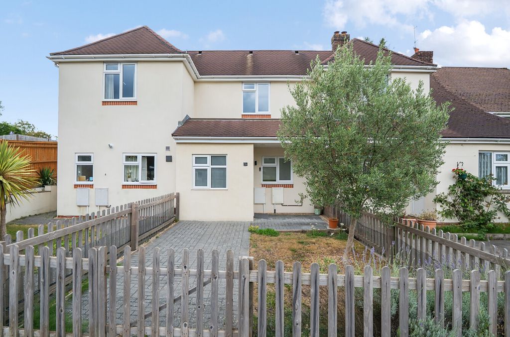 Property photo 1 of 12 1331233-1-6882519...