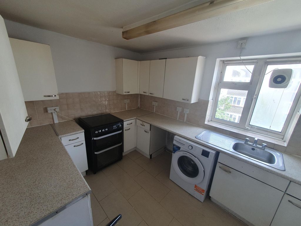 Property photo 3 of 8 20260627_110754