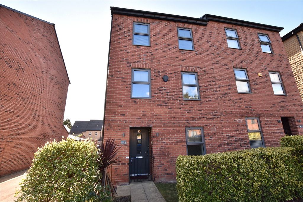 Property photo 1 of 18 Picture No. 04