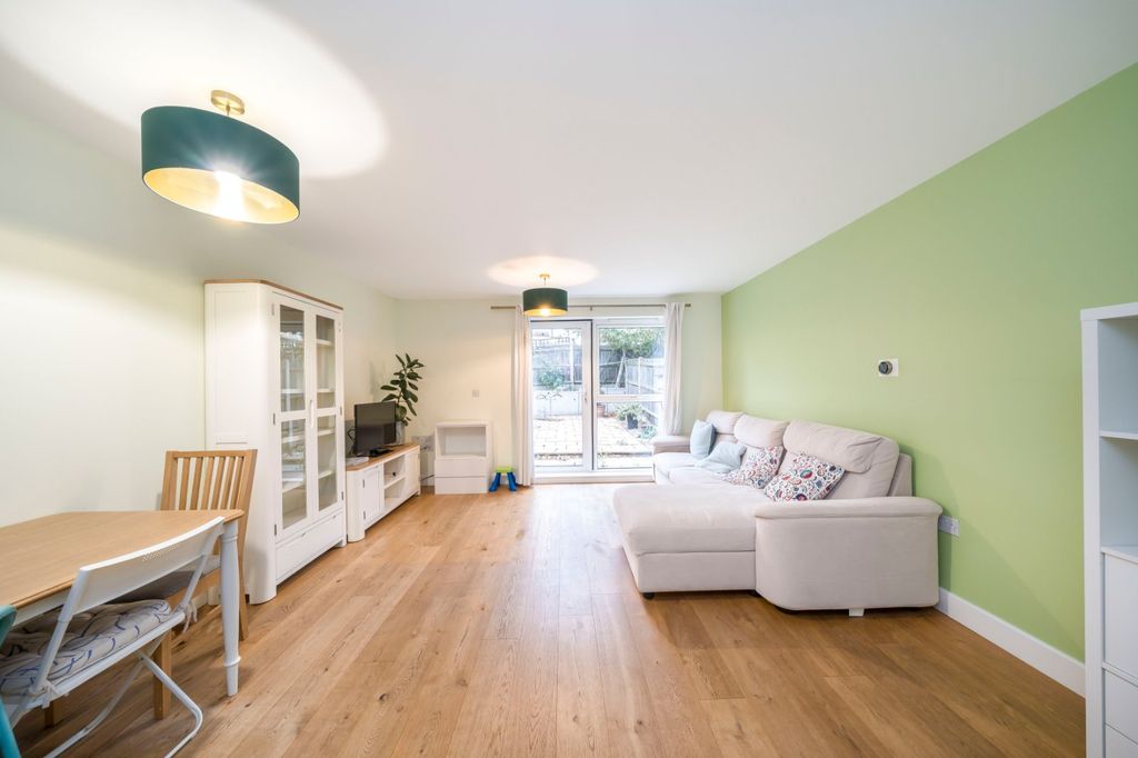 Property photo 2 of 13 Picture No. 12