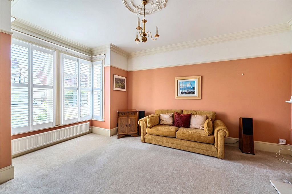 Property photo 3 of 25 Picture No. 23