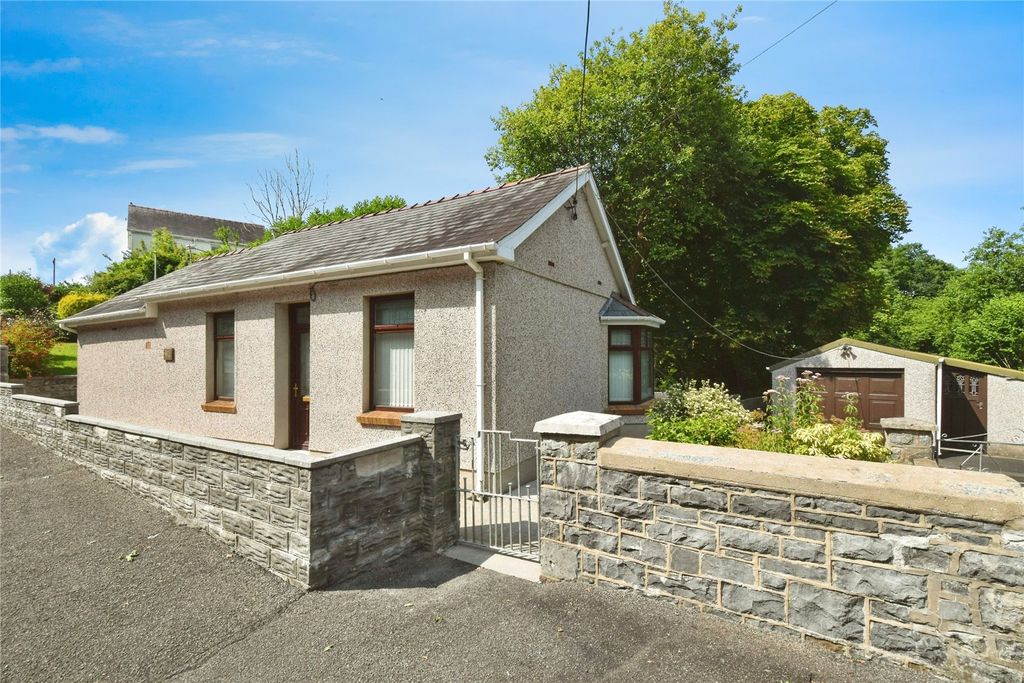 Property photo 3 of 18 Picture No. 04