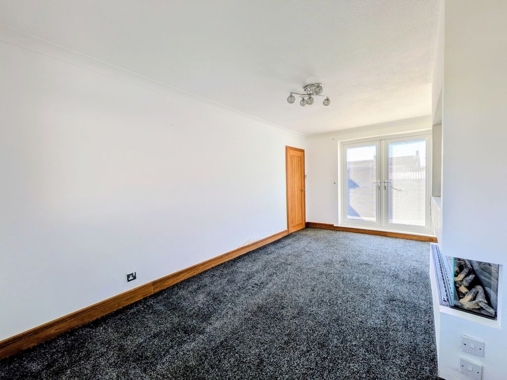 Property photo 2 of 12 1000000485