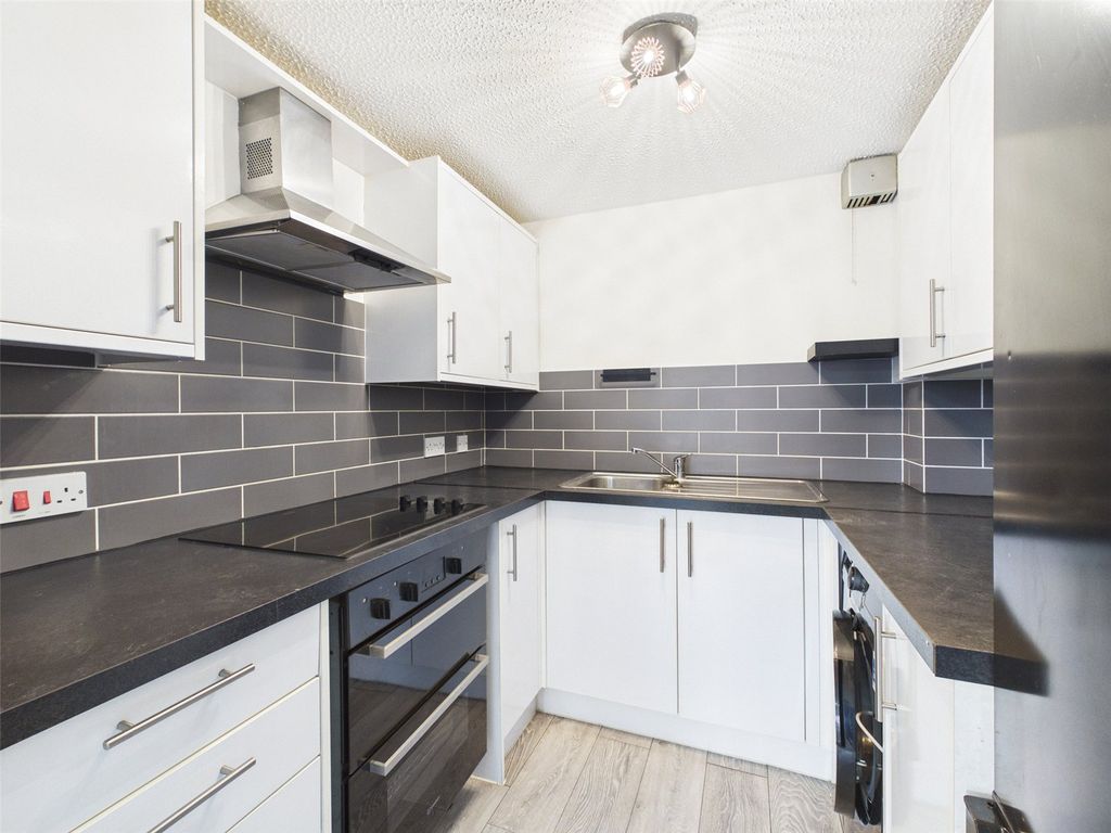 Property photo 3 of 13 Kitchen