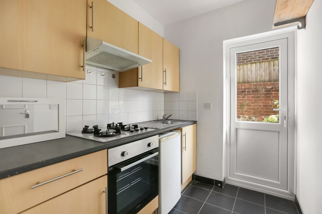 Property photo 3 of 14 296A5178