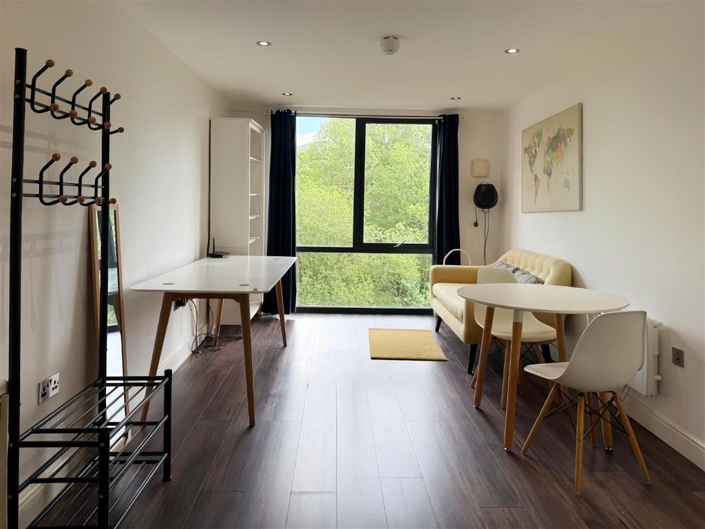 Property photo 2 of 17 5A3Ef97B489E2B387d463F56dc901E27.Jpg