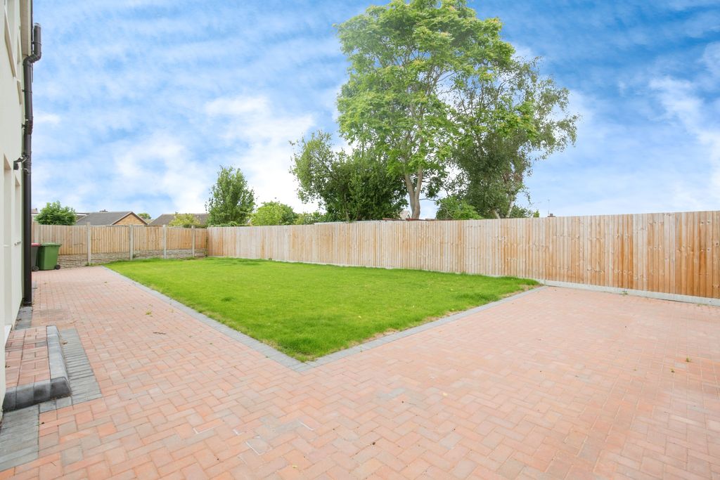 Property photo 3 of 22 6894c3Df-Mw-7814