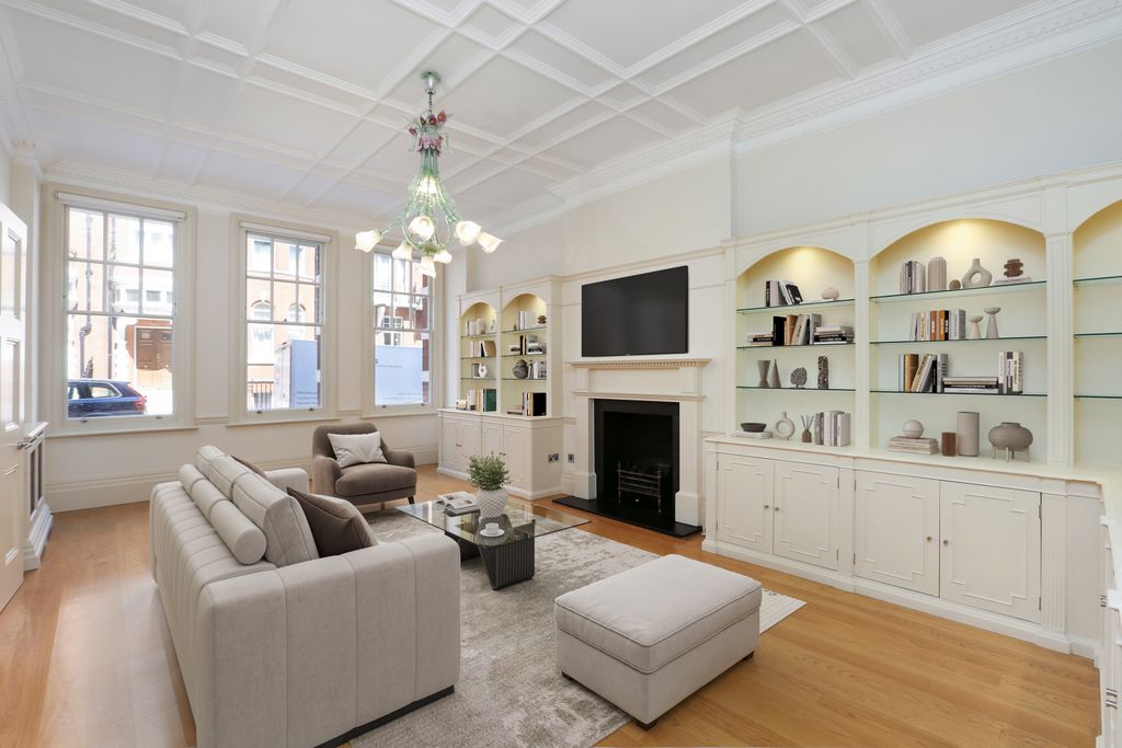 Property photo 2 of 10 Fb 21 Cadogan Garden