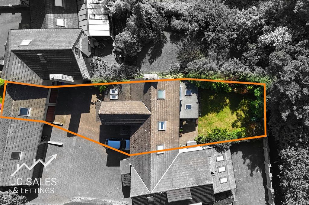 Property photo 1 of 25 Drone_002.Jpg