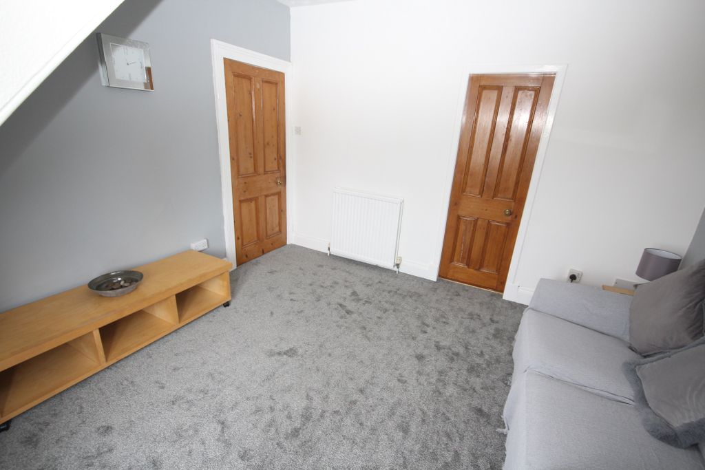 Property photo 3 of 9 Lounge Alt 