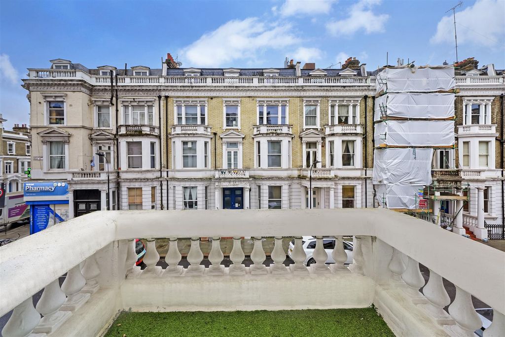 Property photo 2 of 9 Dsc04198 (Amend).Jpg