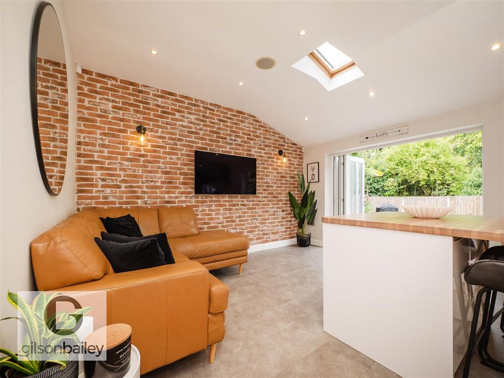 Property photo 3 of 40 4Rocelinclose-21.Jpg