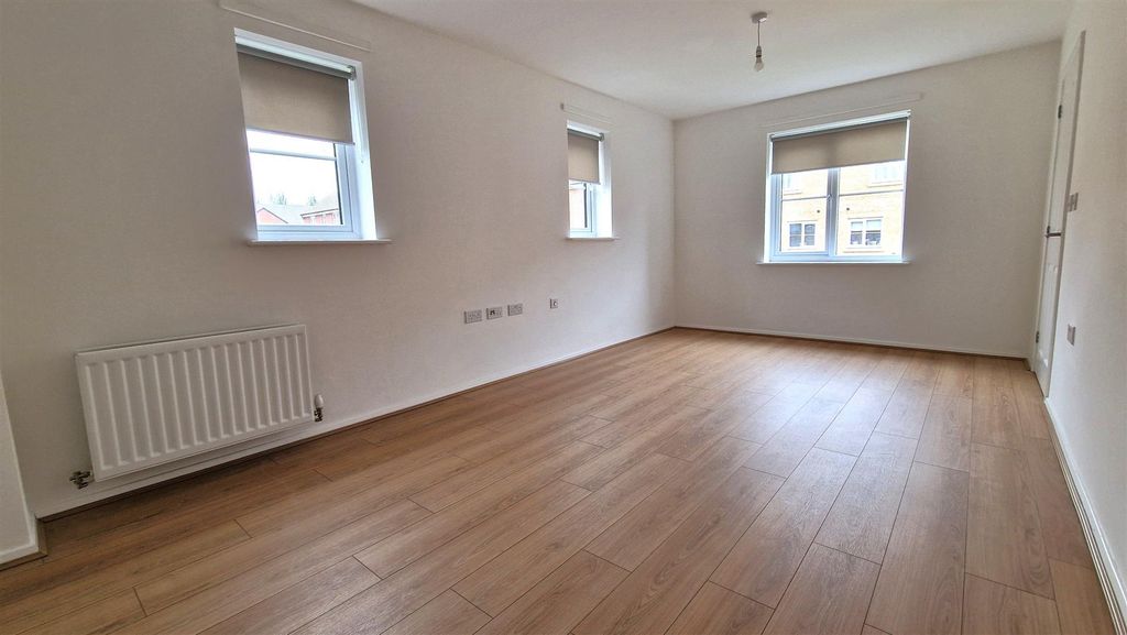 Property photo 3 of 10 Living Room.Jpg