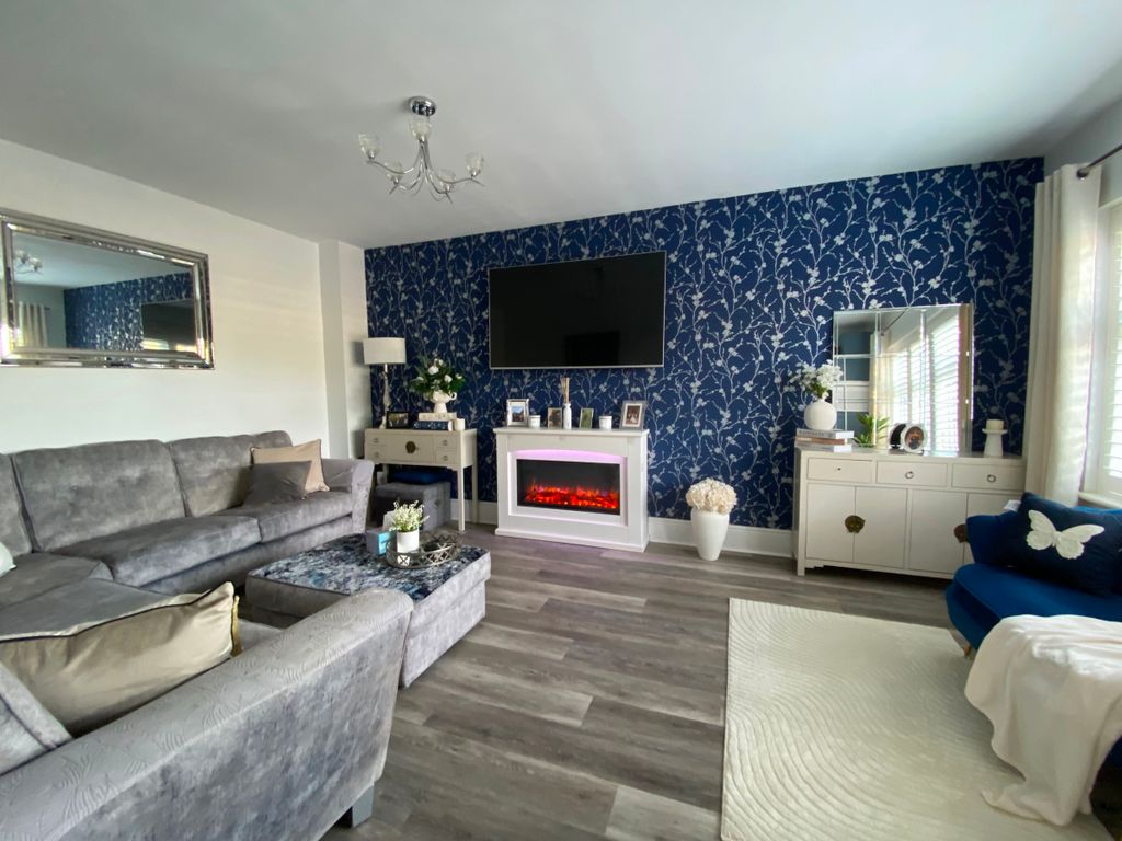 Property photo 2 of 27