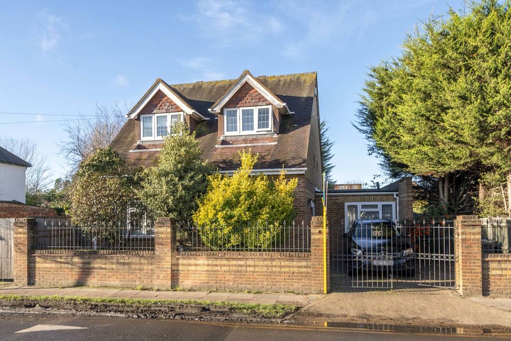 Property photo 3 of 19